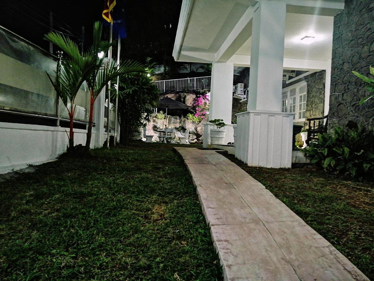 Anna Shanthi Villa Kandy Exterior foto